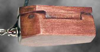 Mahogany locket - hinge exterior